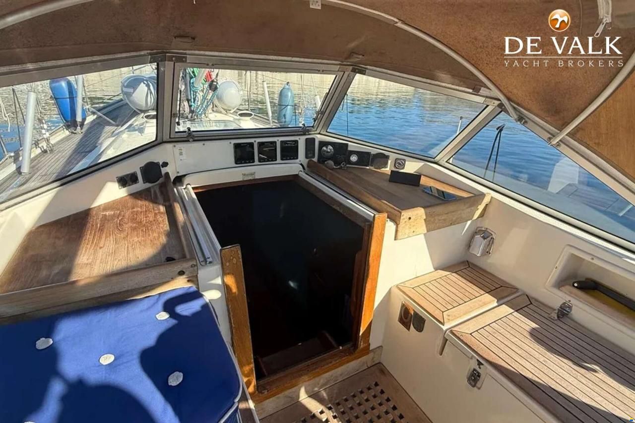Hallberg-Rassy 352