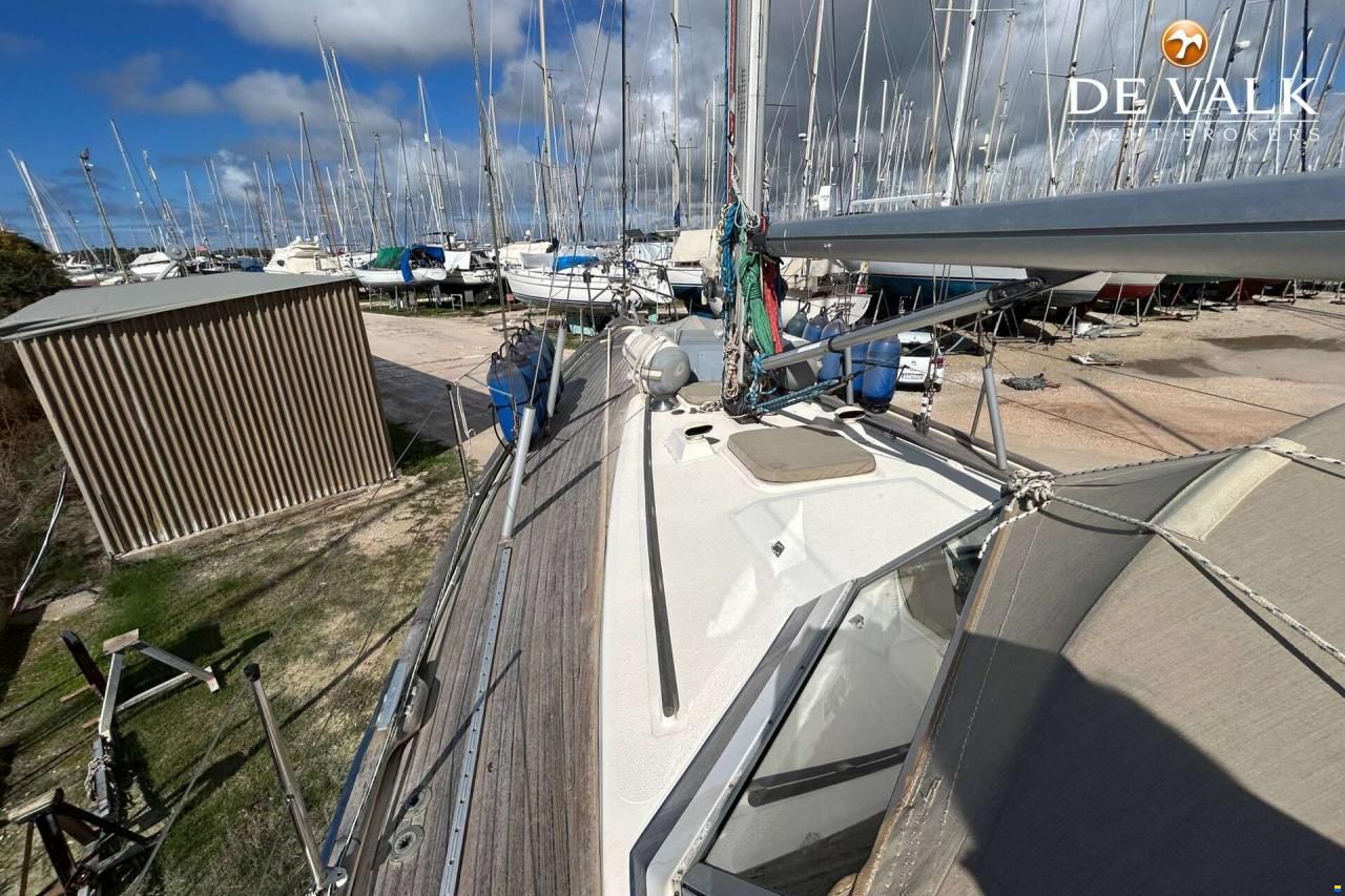 Hallberg-Rassy 352