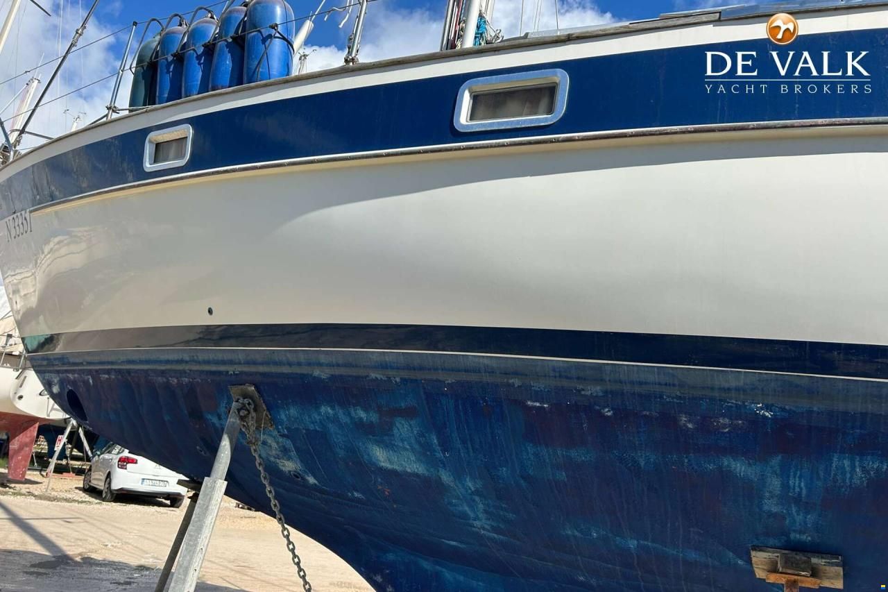 Hallberg-Rassy 352