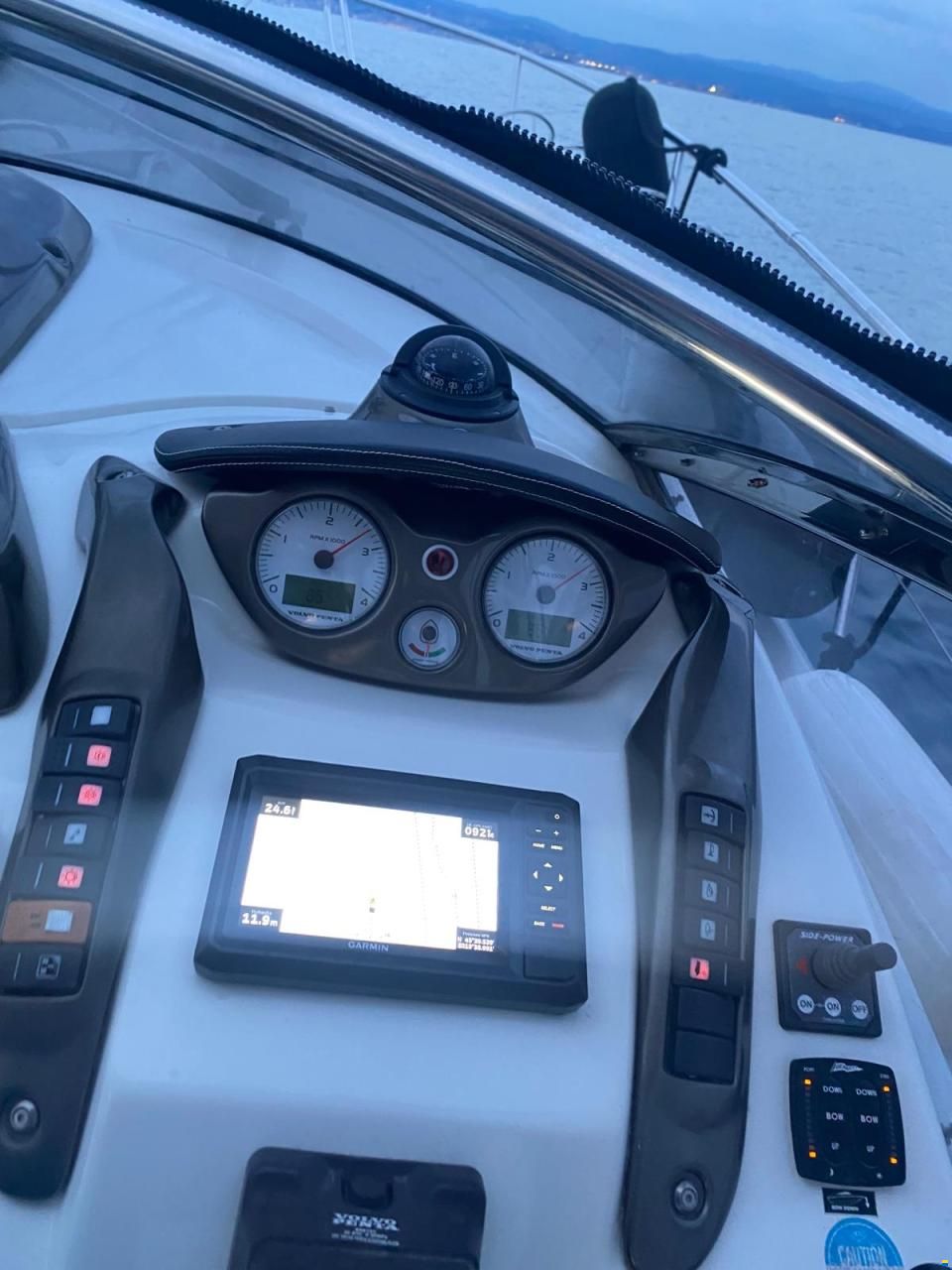 Cranchi Endurance 33