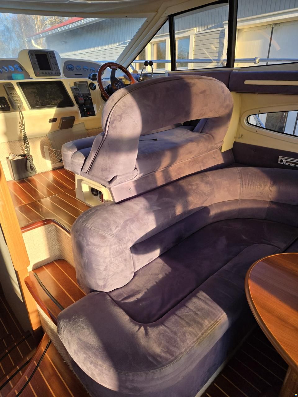 Sealine F 37