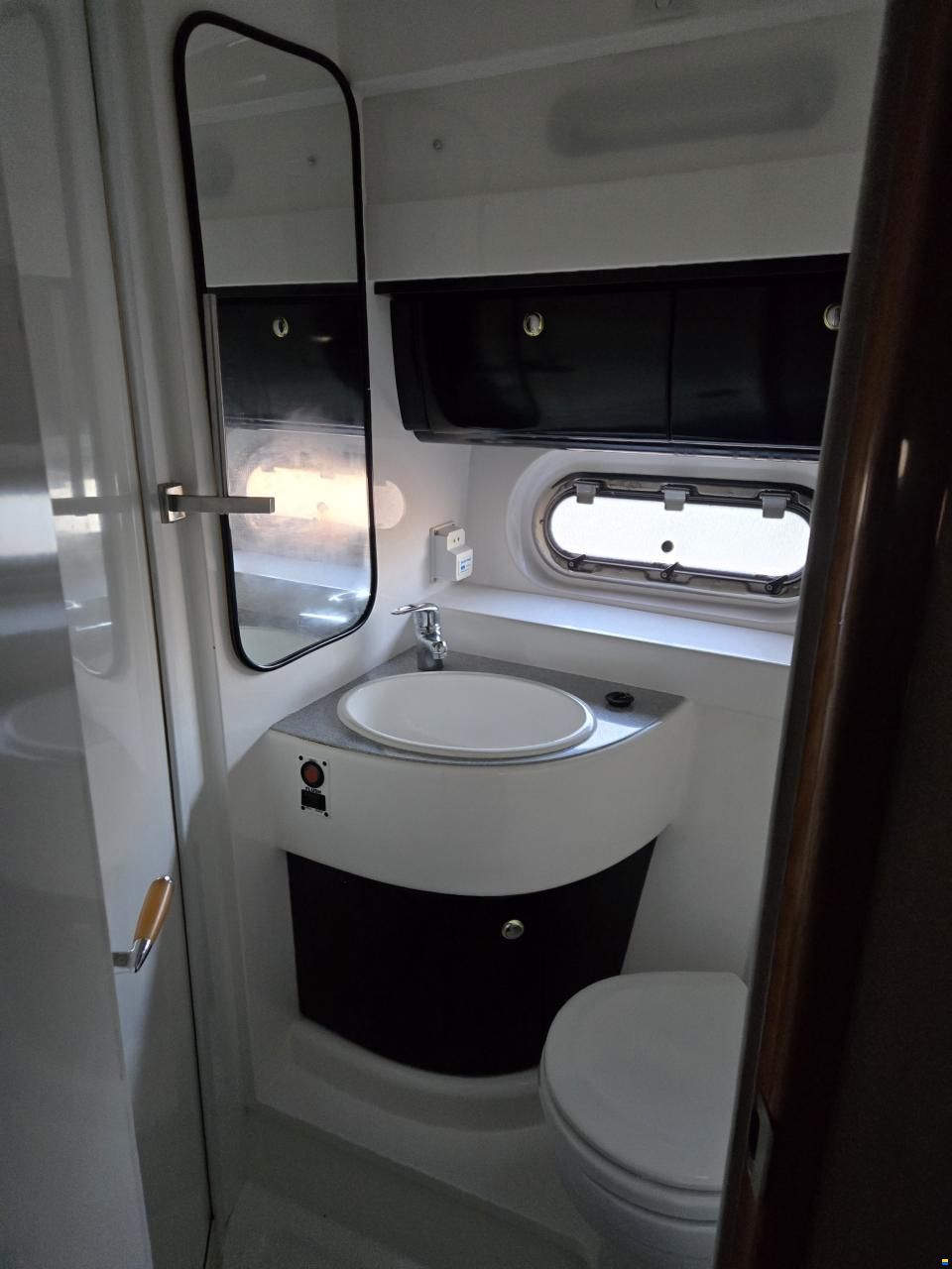 Sealine F 37