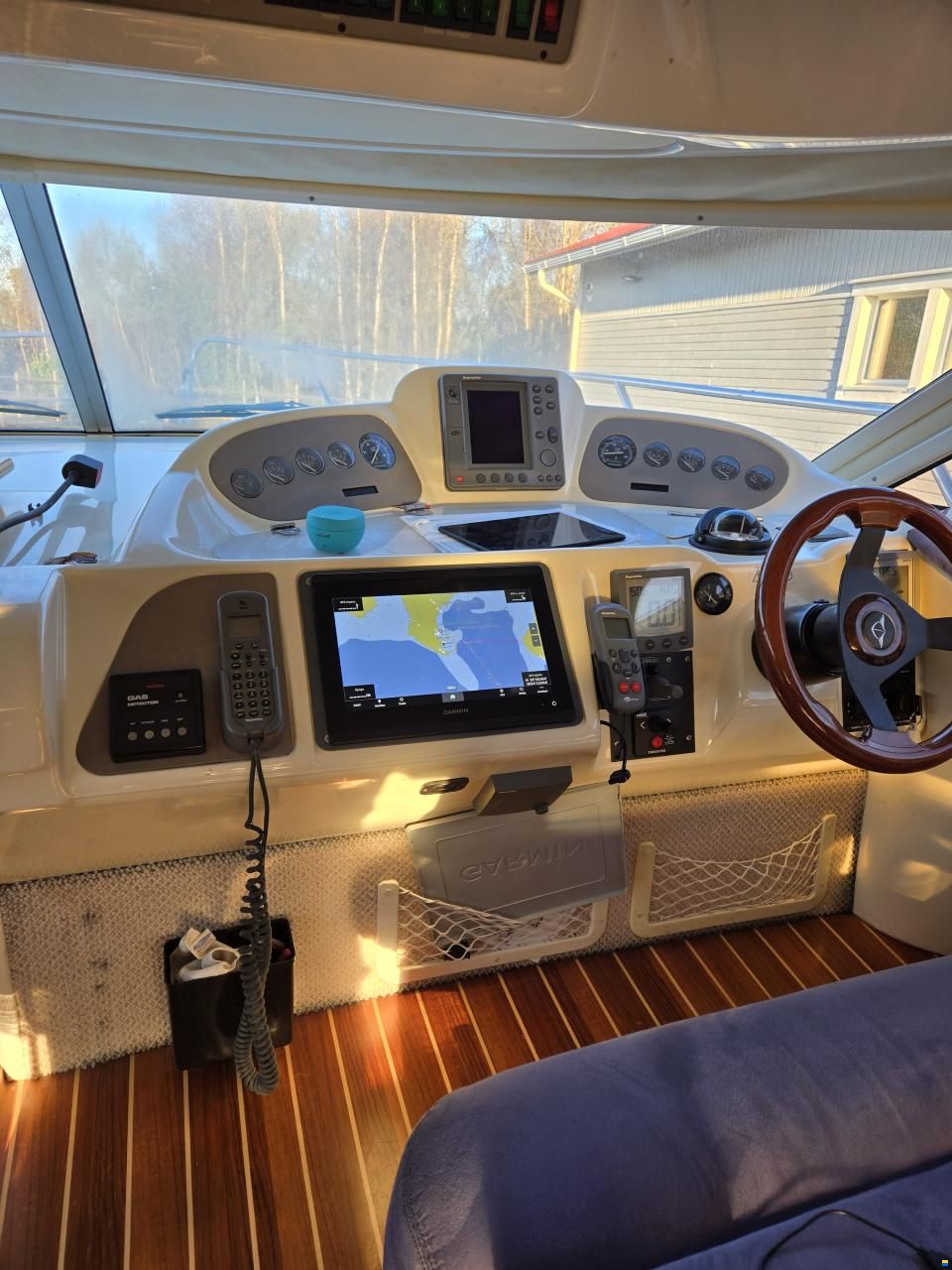 Sealine F 37