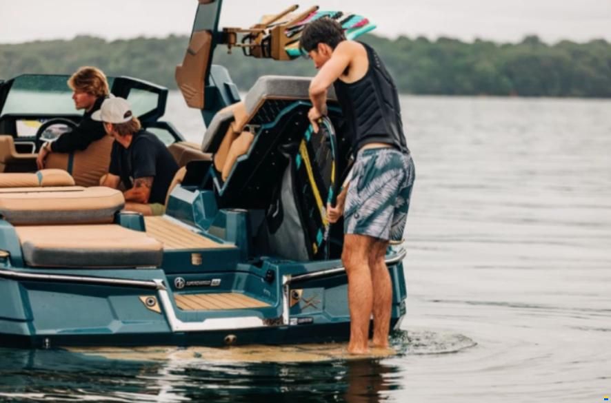 MasterCraft X24 "The New Revolution" !