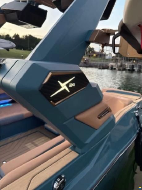 MasterCraft X24 "The New Revolution" !