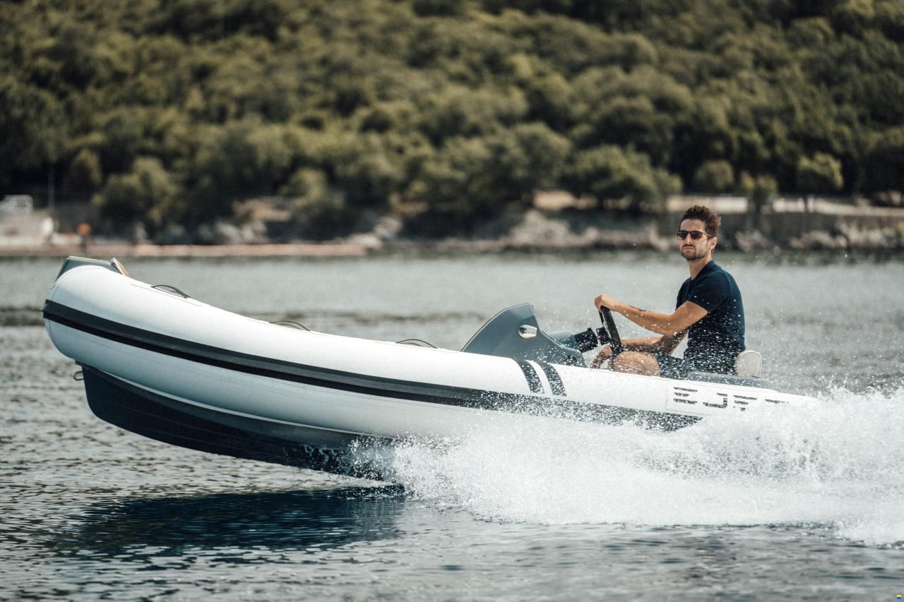 EJET 4X