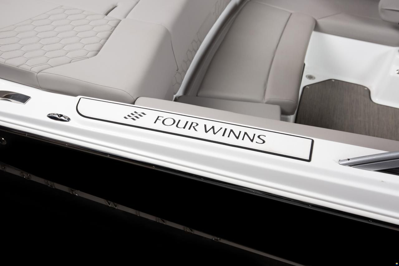 Four Winns H1