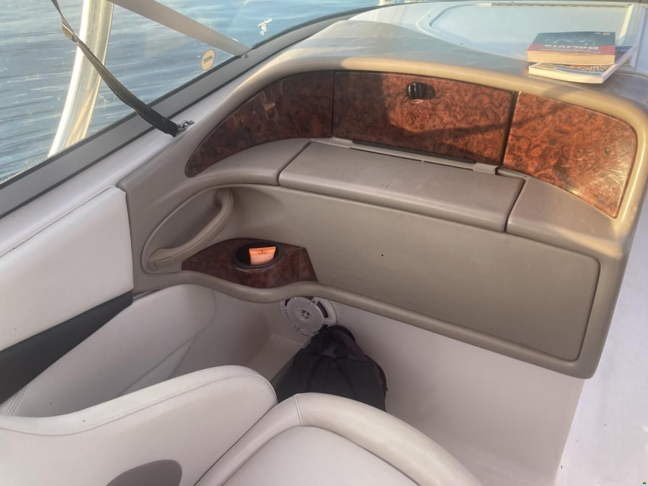 Four winns horizon 240