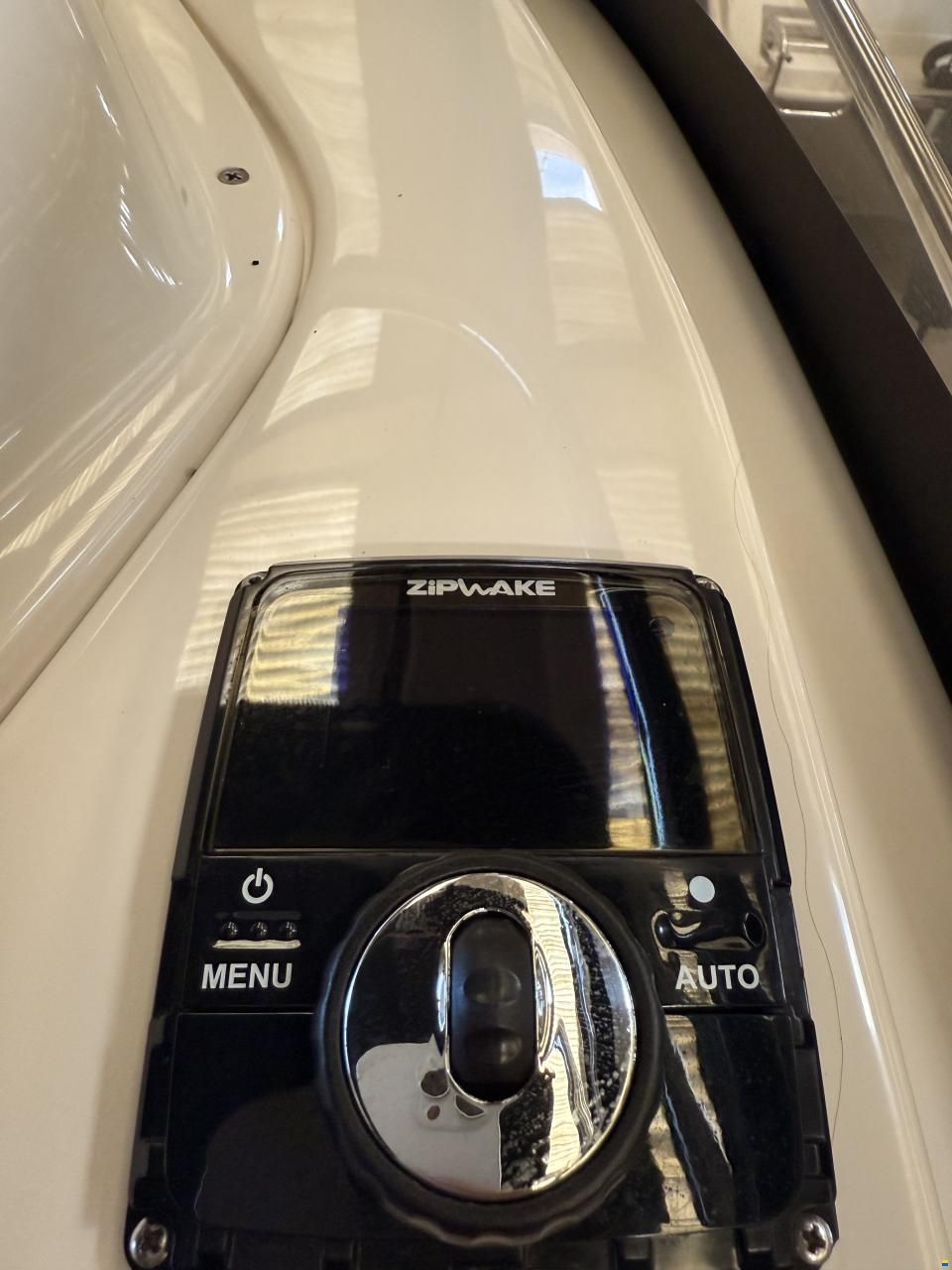 Eolo 830 Day HBS Verado 300