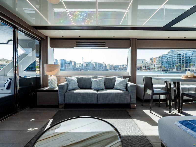 Sunseeker 76 Yacht