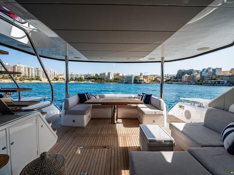 Sunseeker 76 Yacht