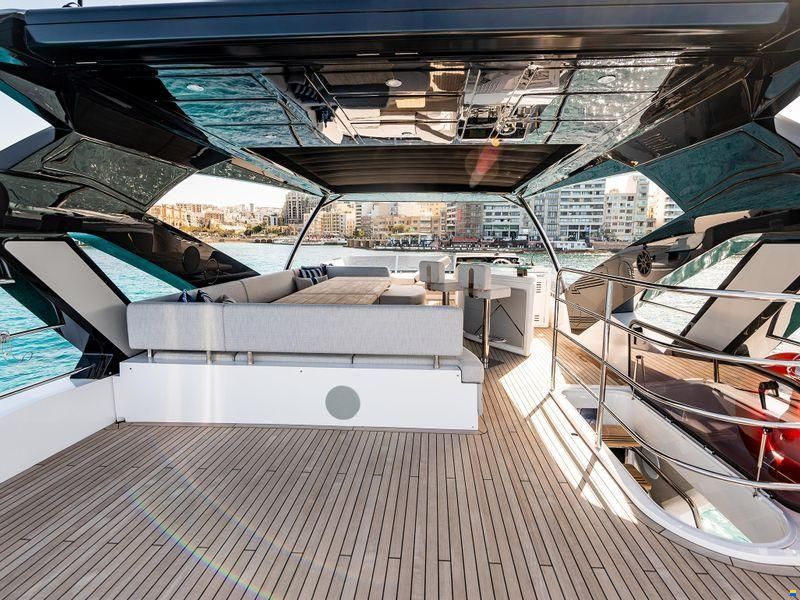 Sunseeker 76 Yacht