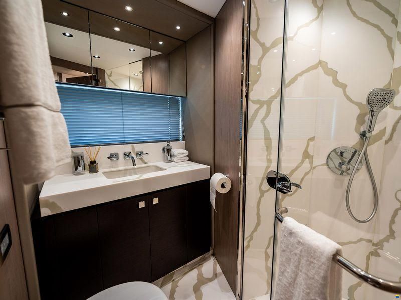 Sunseeker 76 Yacht