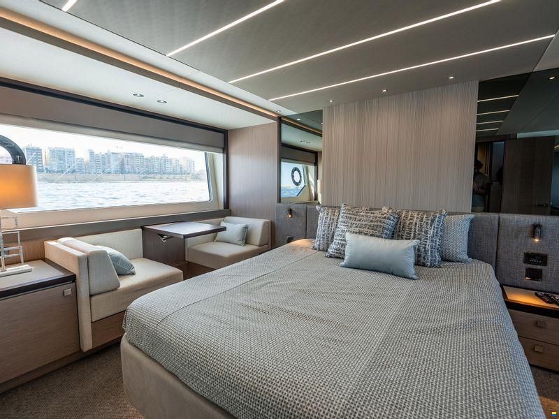 Sunseeker 76 Yacht