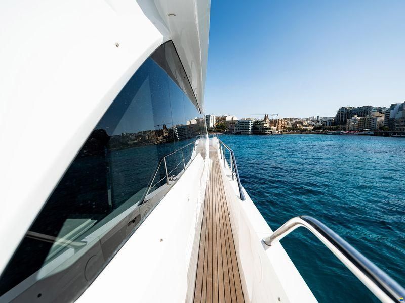 Sunseeker 76 Yacht