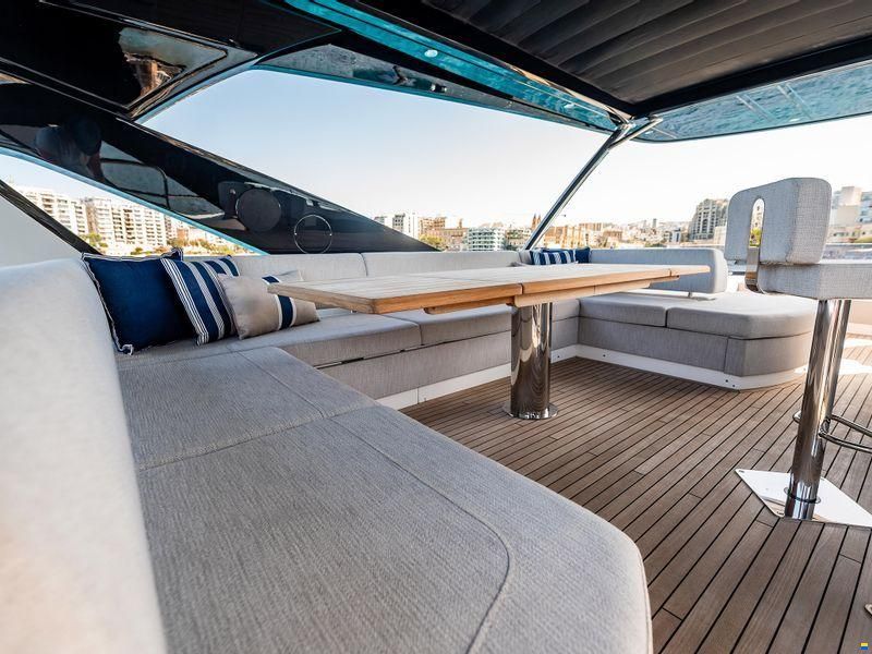 Sunseeker 76 Yacht