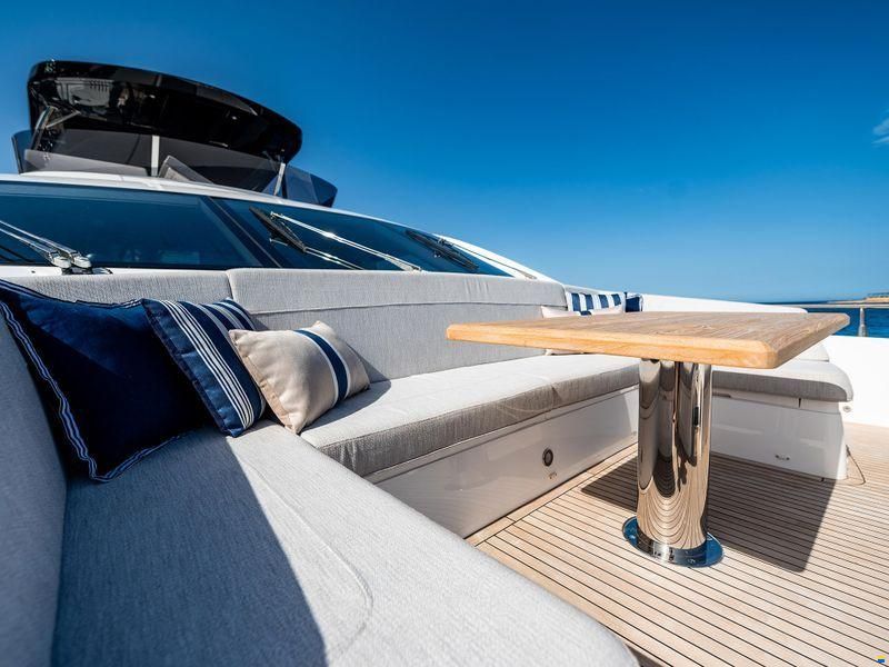 Sunseeker 76 Yacht