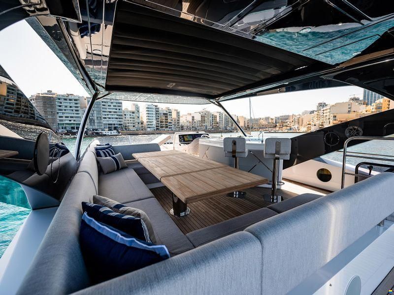 Sunseeker 76 Yacht