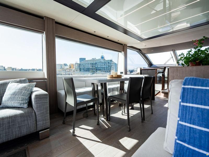 Sunseeker 76 Yacht