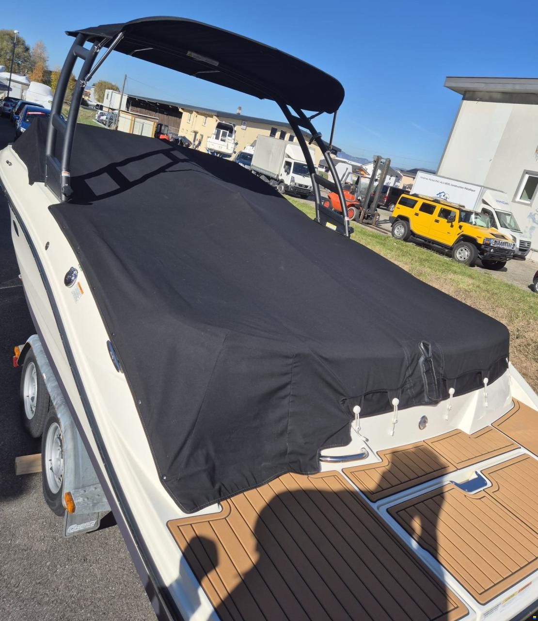 Sea Ray SPXe 210