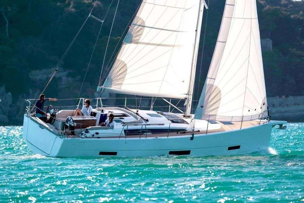 Dufour 390