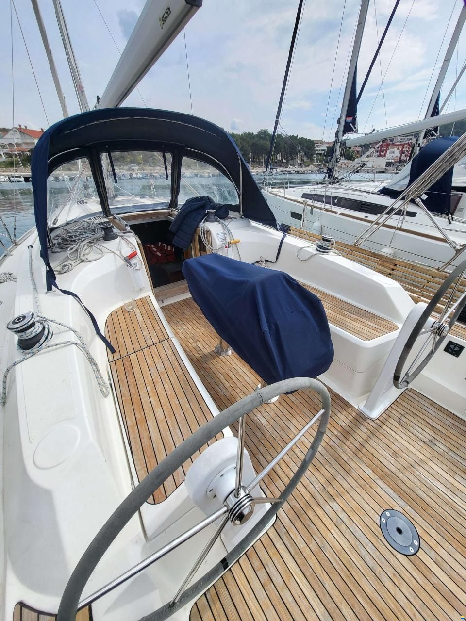 Bavaria CRUISER 34