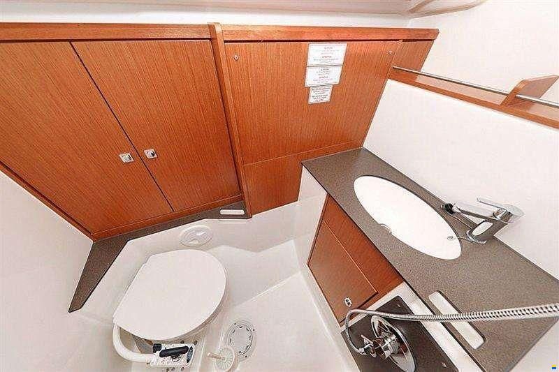 Bavaria 37 CRUISER