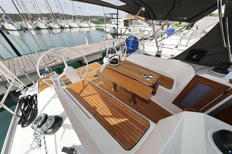 Bavaria 37 CRUISER