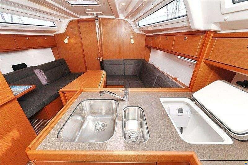 Bavaria 37 CRUISER
