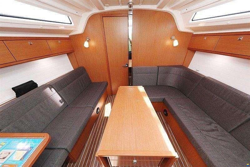 Bavaria 37 CRUISER