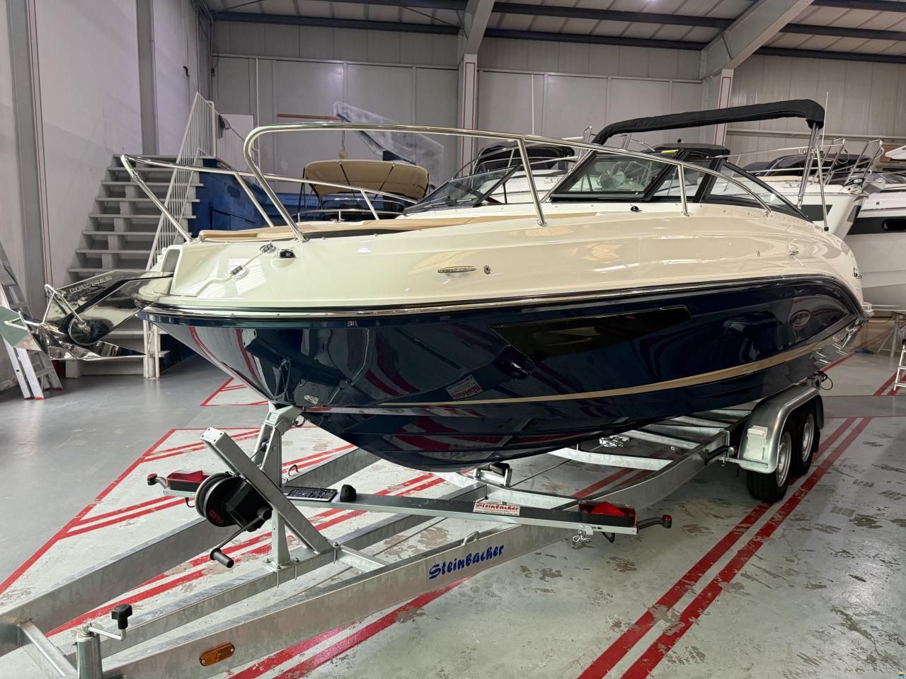 Sea Ray 230 SSE Sunsport