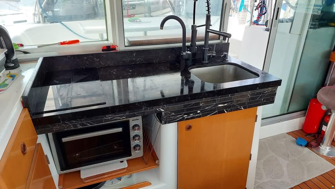 Lagoon 380