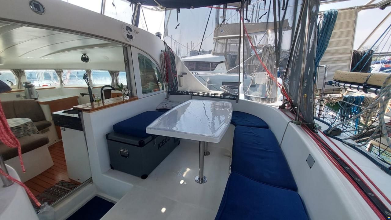 Lagoon 380