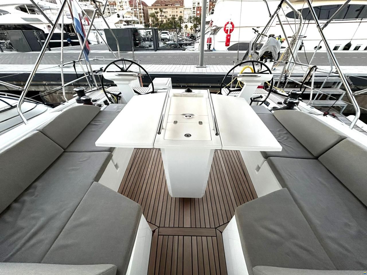 Beneteau Oceanis 51.1
