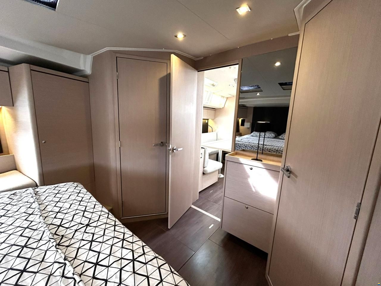 Beneteau Oceanis 51.1
