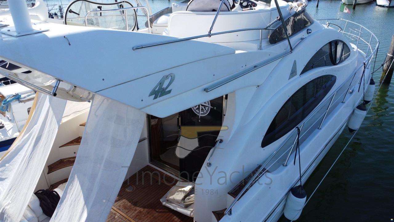 Azimut 42