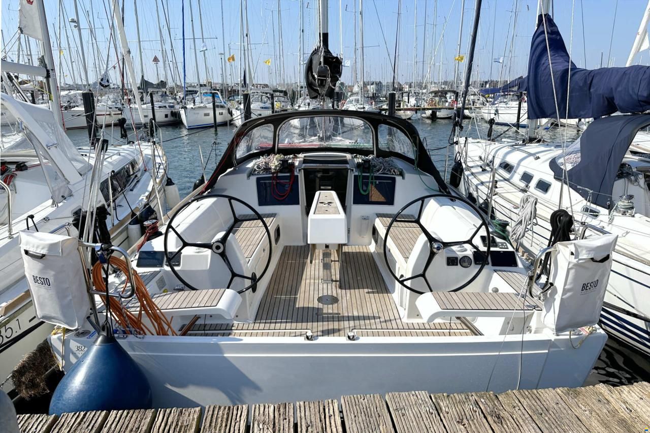 Dufour 382 GL