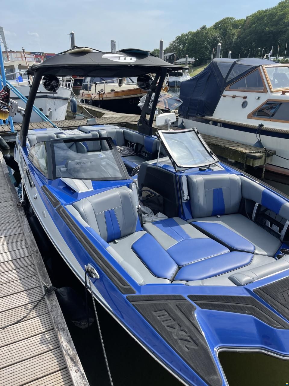 Malibu Wakesetter 23 MXZ