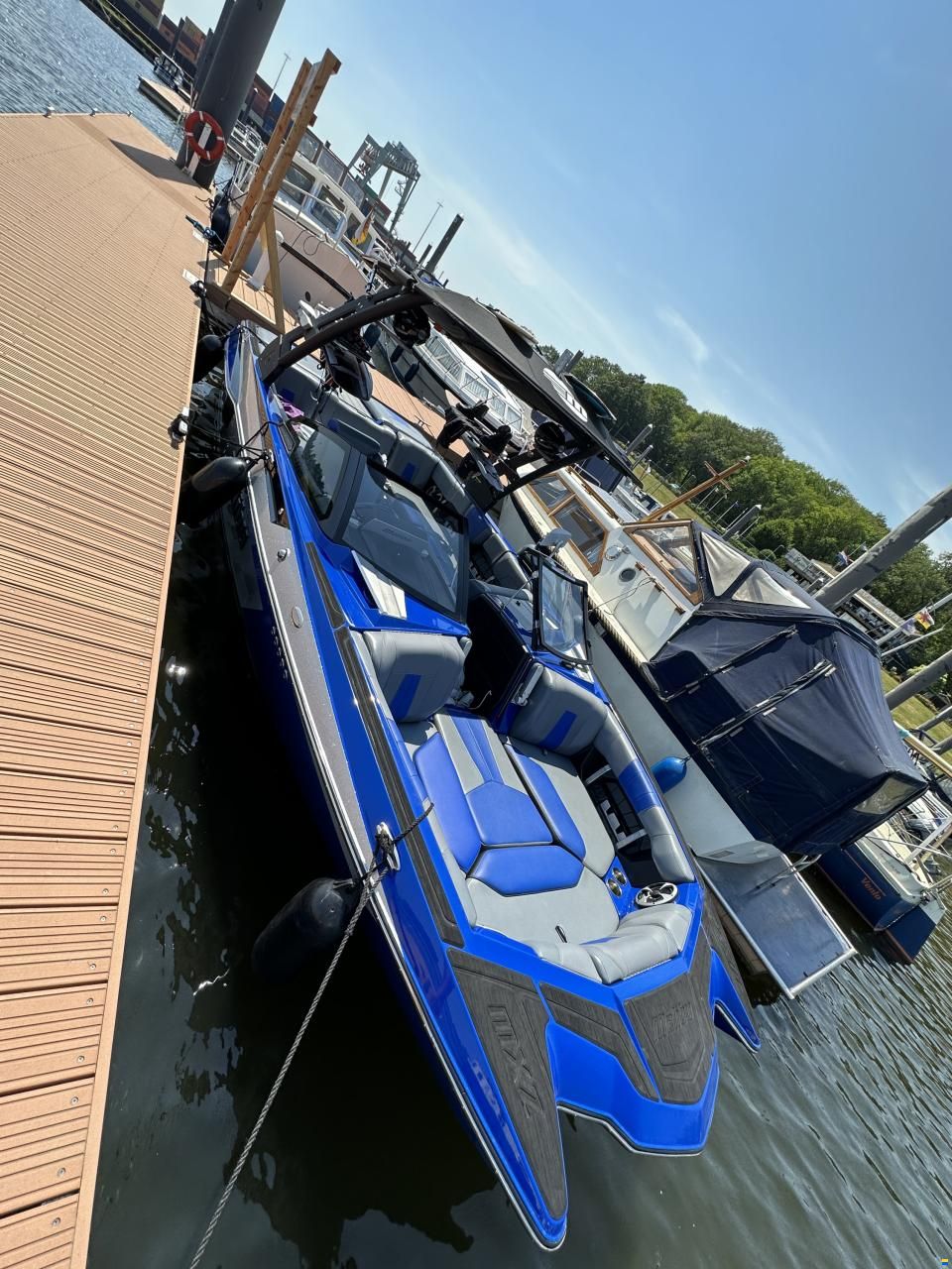 Malibu Wakesetter 23 MXZ