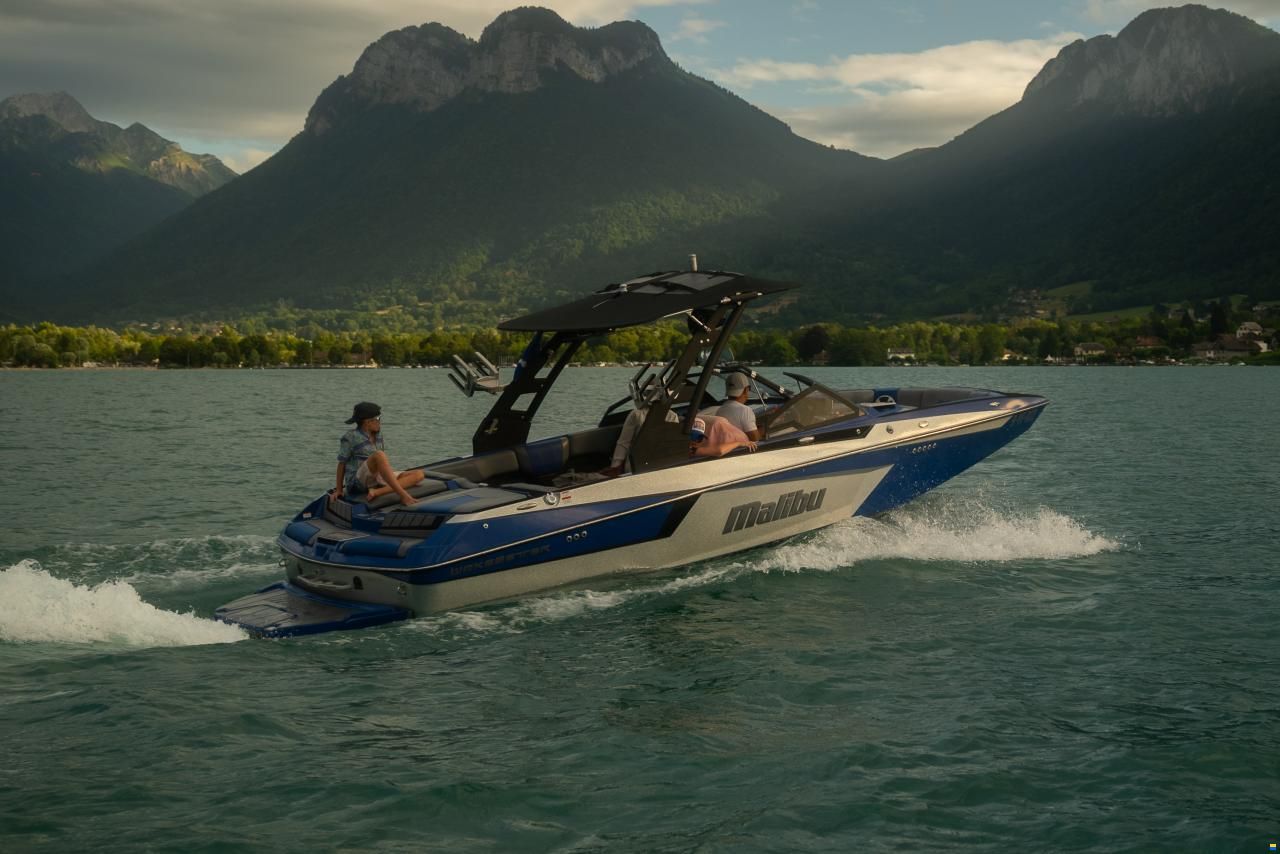 Malibu Wakesetter 23 MXZ