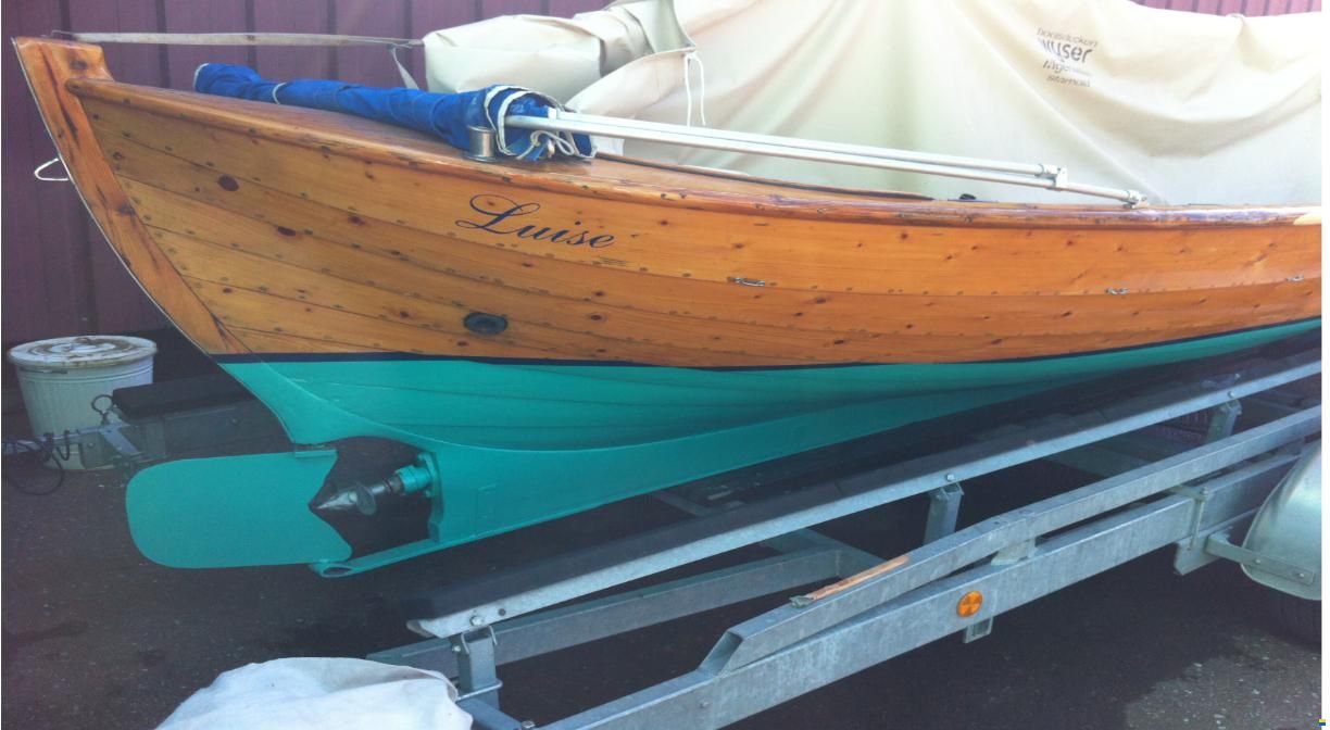 Marin Form Holz-Motorboot