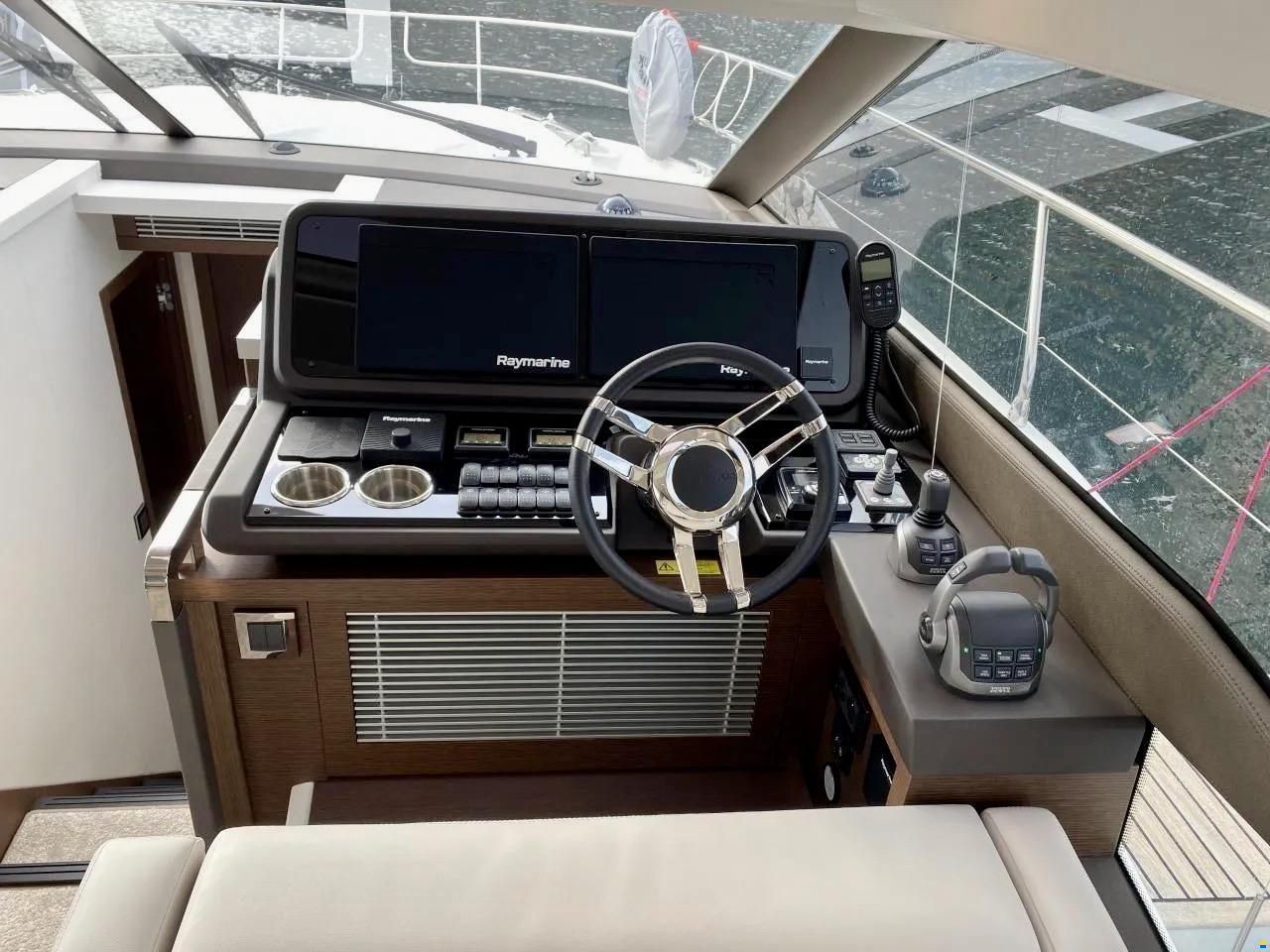 Prestige 520 S