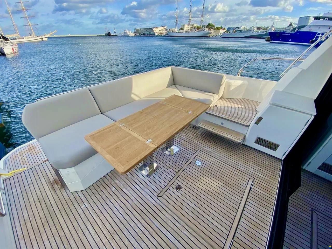 Prestige 520 S