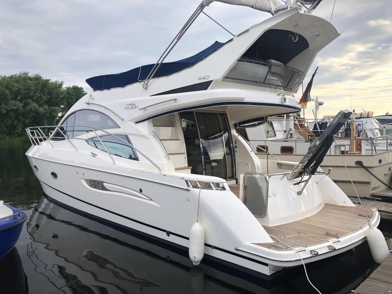 Galeon 440 Fly