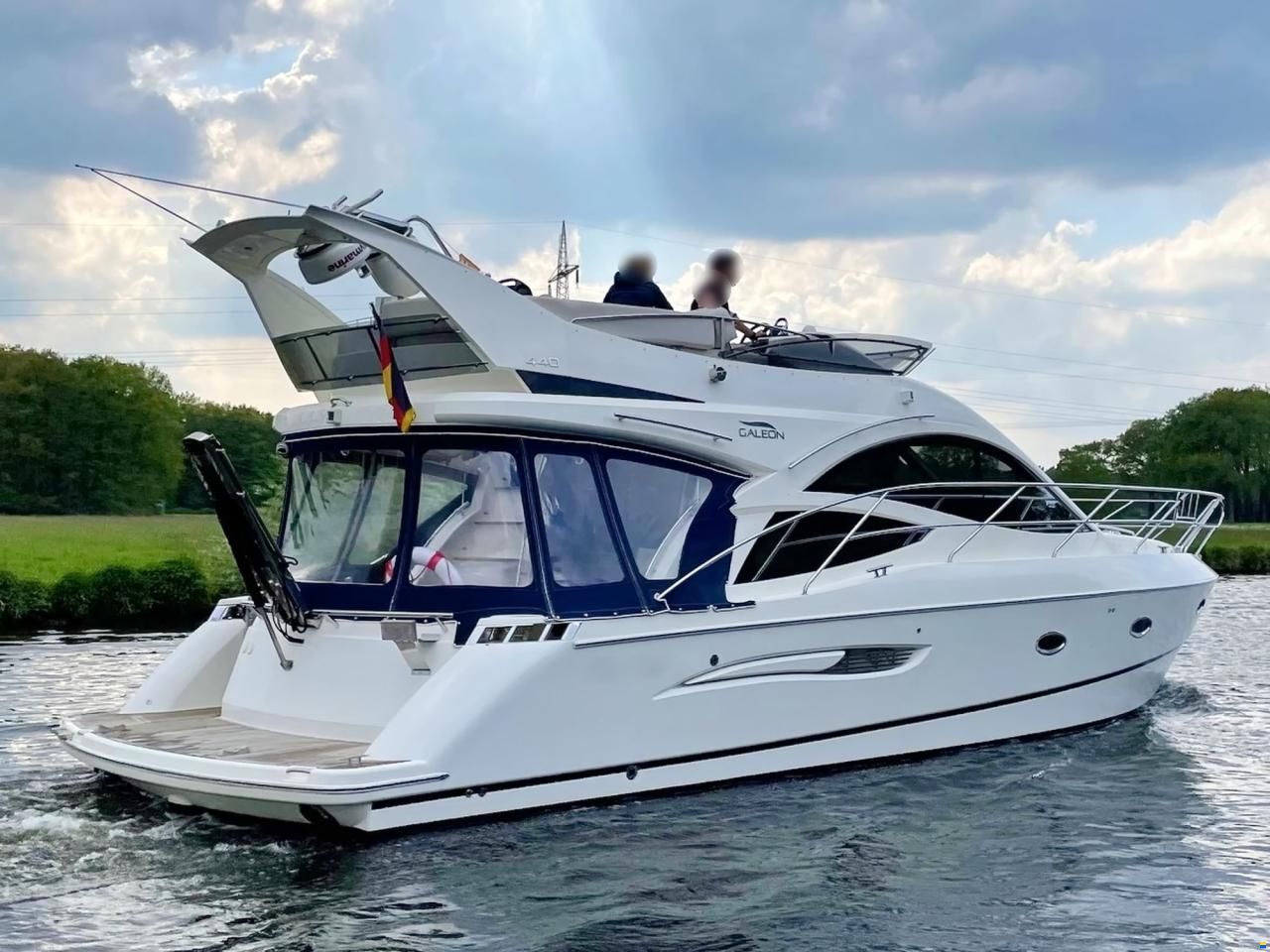 Galeon 440 Fly