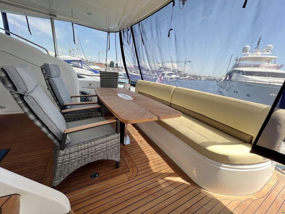Princess 21M