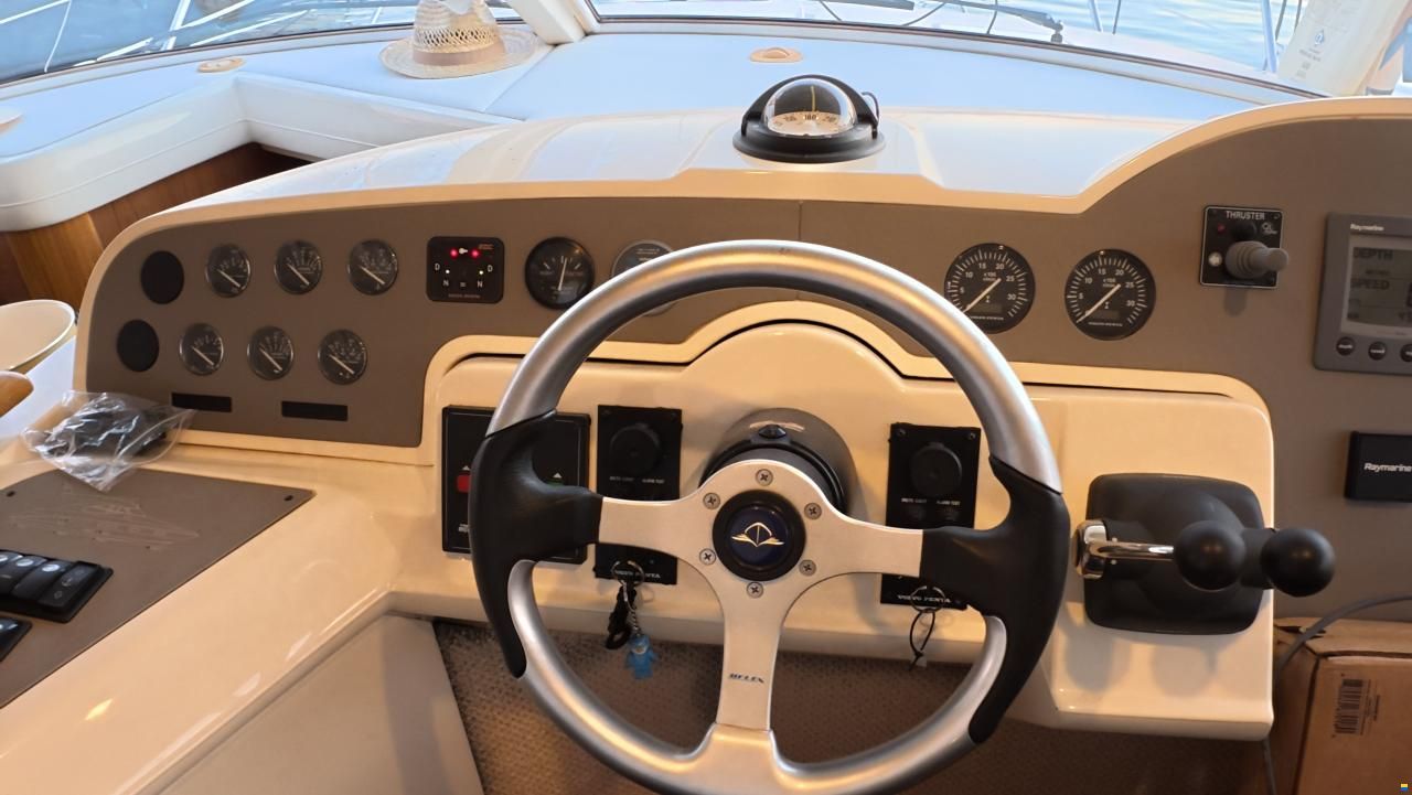 Sealine F42/5