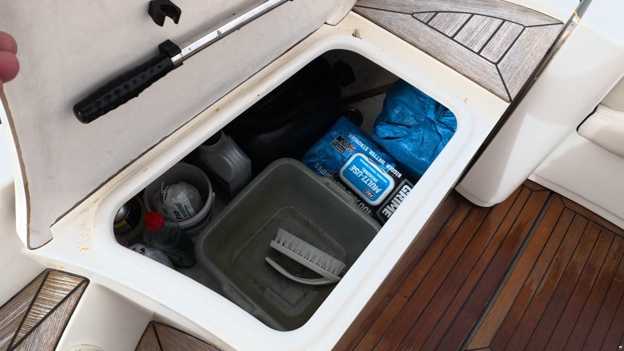 Sealine F42/5