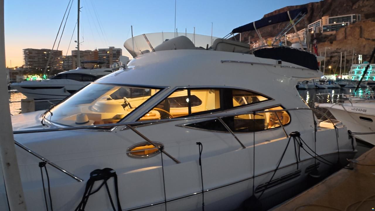 Sealine F42/5