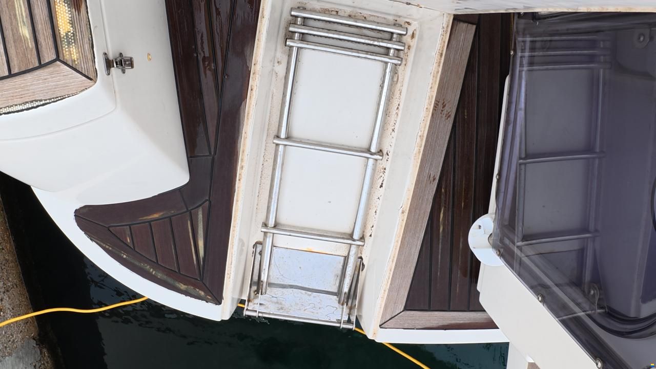 Sealine F42/5